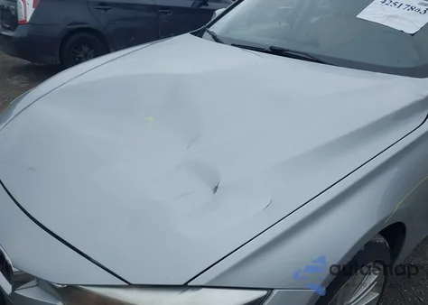 2013 BMW 328I xDrive z USA, uszkodzony, nr VIN WBA3B3C57DF530191